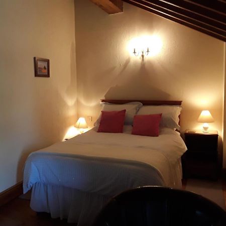 The Granary Bed & Breakfast Талгарт Екстериор снимка