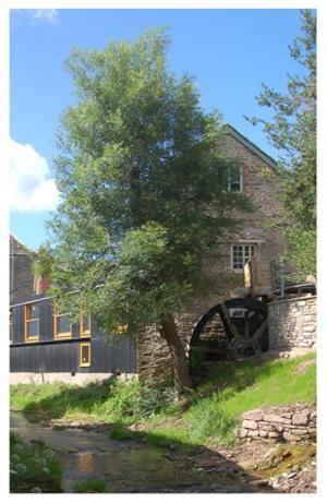 The Granary Bed & Breakfast Талгарт Екстериор снимка
