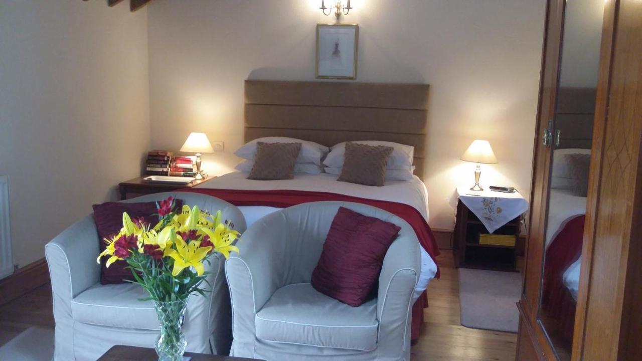 The Granary Bed & Breakfast Талгарт Екстериор снимка