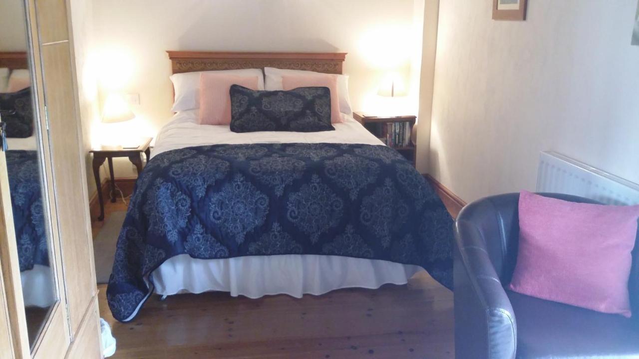The Granary Bed & Breakfast Талгарт Екстериор снимка