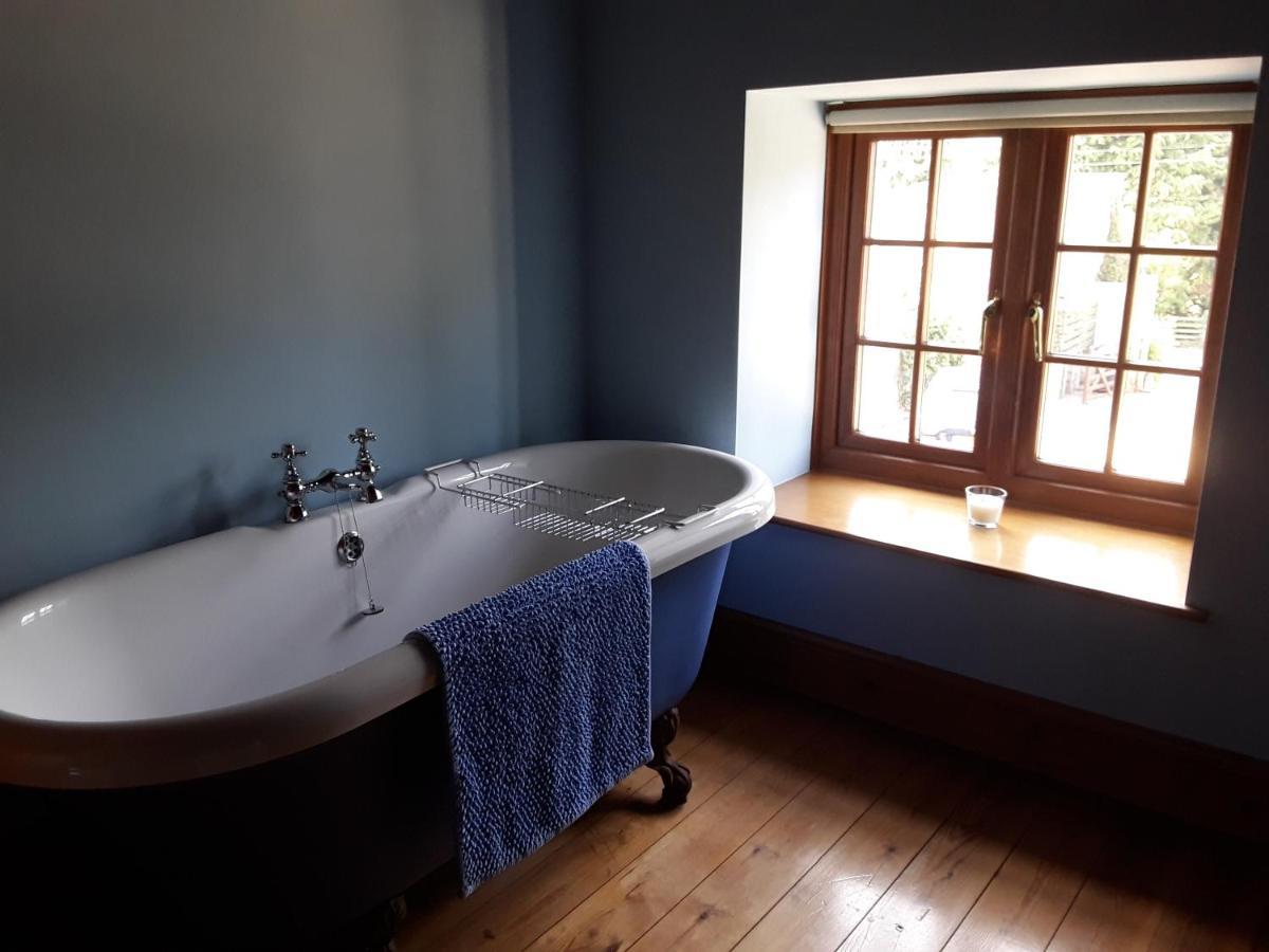 The Granary Bed & Breakfast Талгарт Екстериор снимка